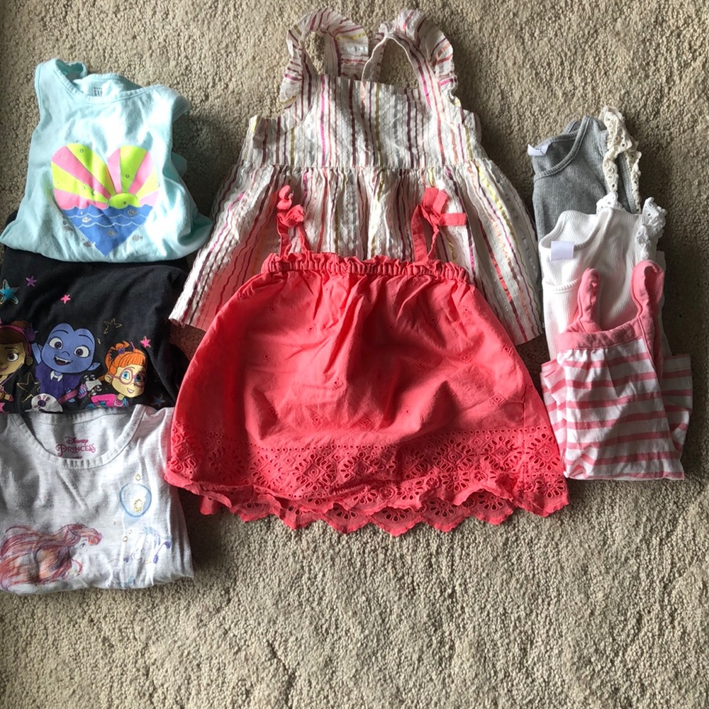 Lot of tees and tanks